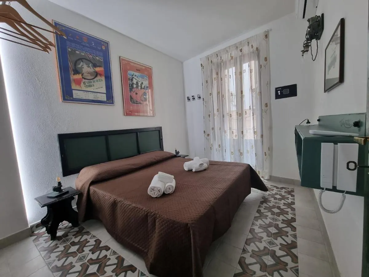 Holiday home Casa Viotti Le Fuoriserie Palermo Italy