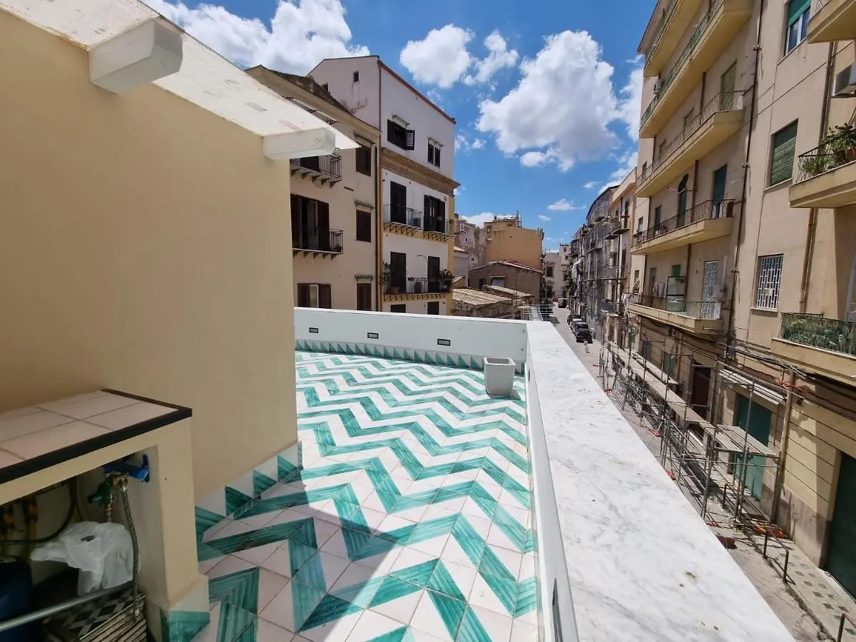 Casa Viotti Le Fuoriserie Palermo 0*,  İtalya